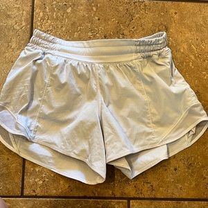 Lululemon white shorts! 4 tall